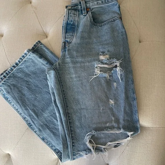 LEVI’s - 501 Ripped Jeans - Picture 2 of 6